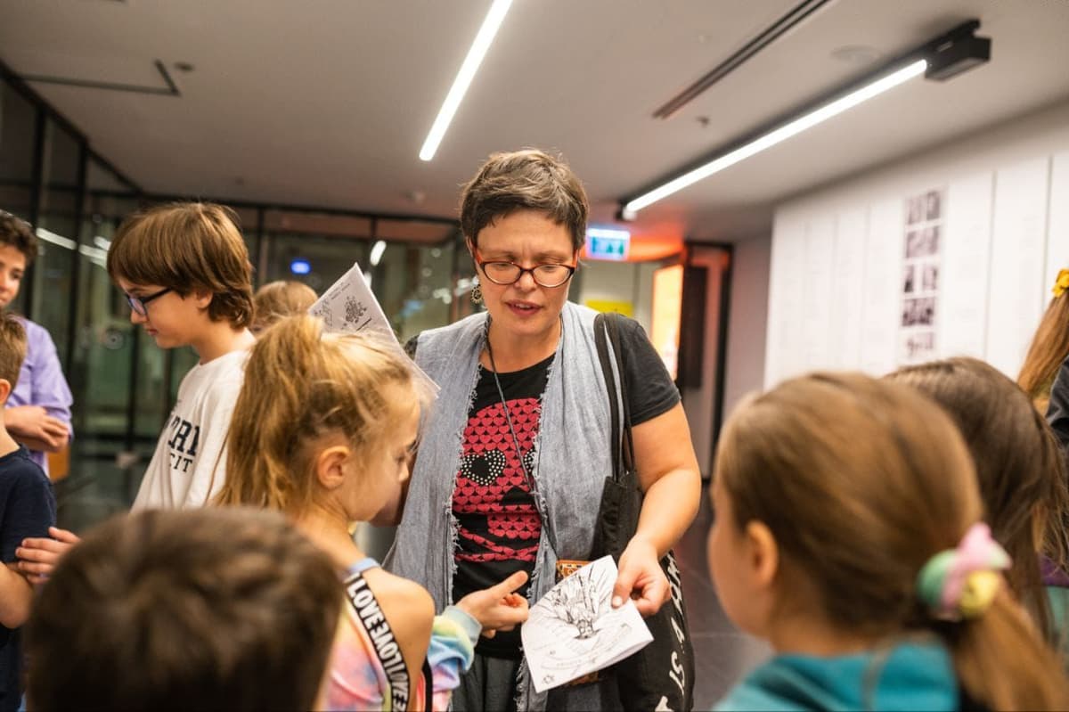 סיור אינטראקטיבי עם אלכסנדרה אנדרייבה - ברוסית