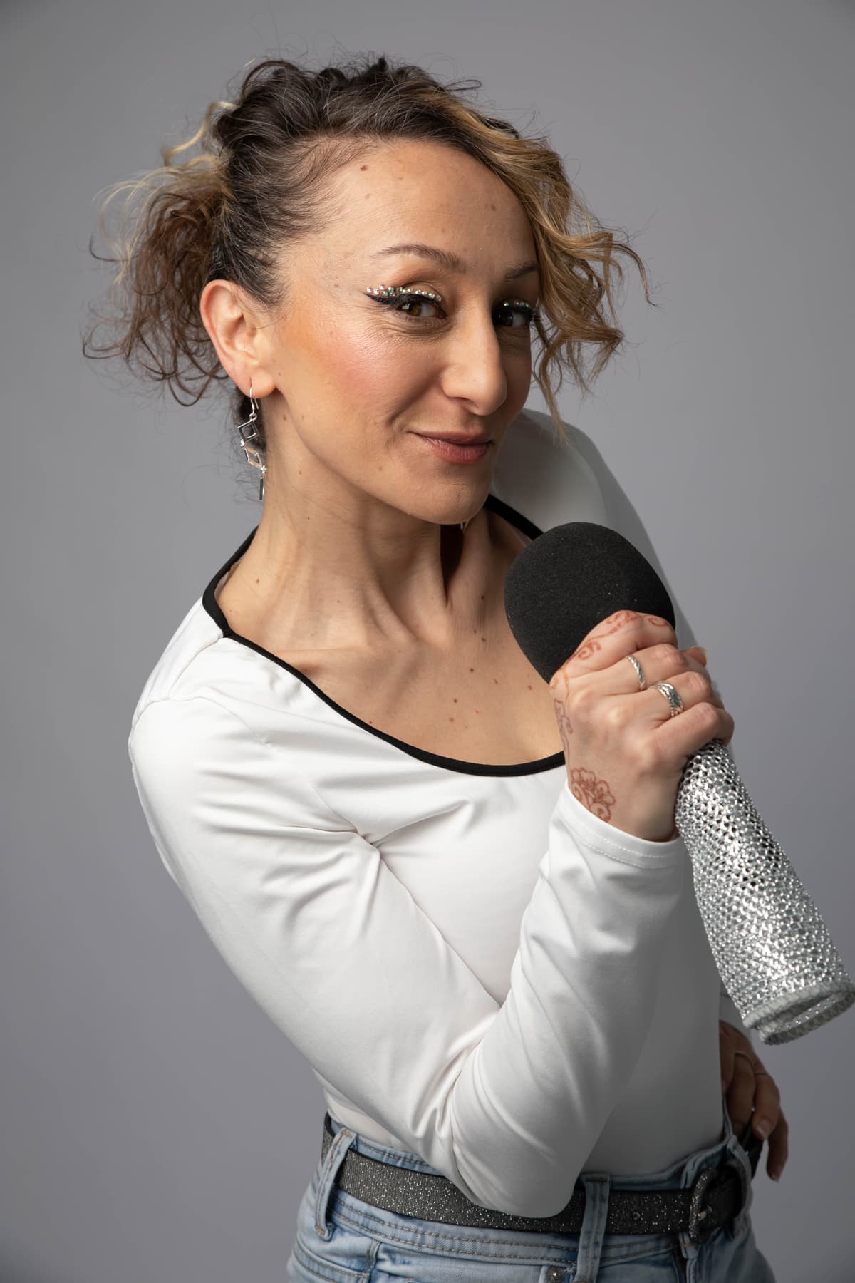 מרינה אקילוב במופע סטנד אפ