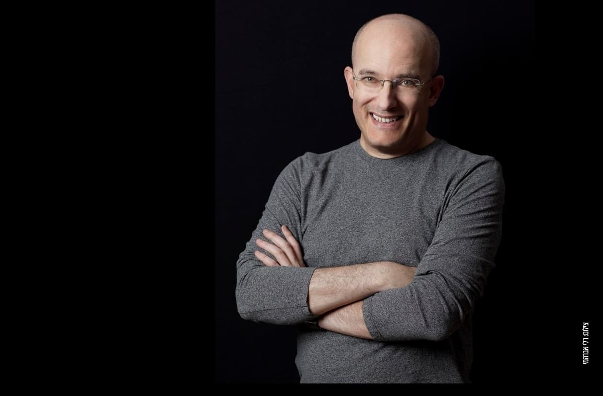 ״שישי תרבותי״ - גיל חובב