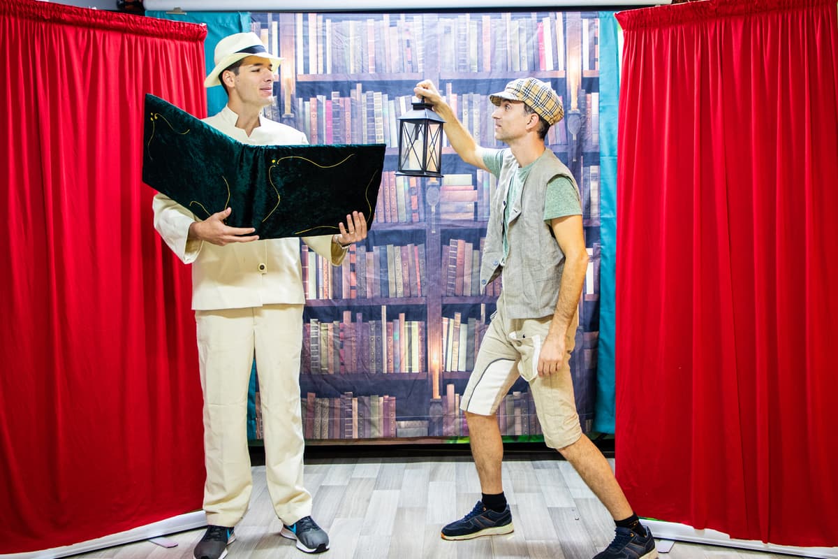 הצגה: פרח לב הזהב