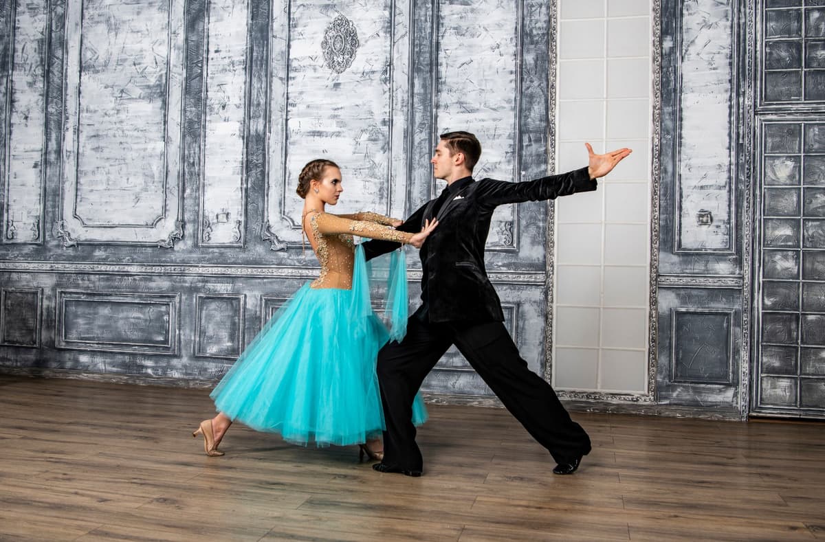 שיעור פרטי - האקדמיה לריקודים סלונים - מרץ 2026