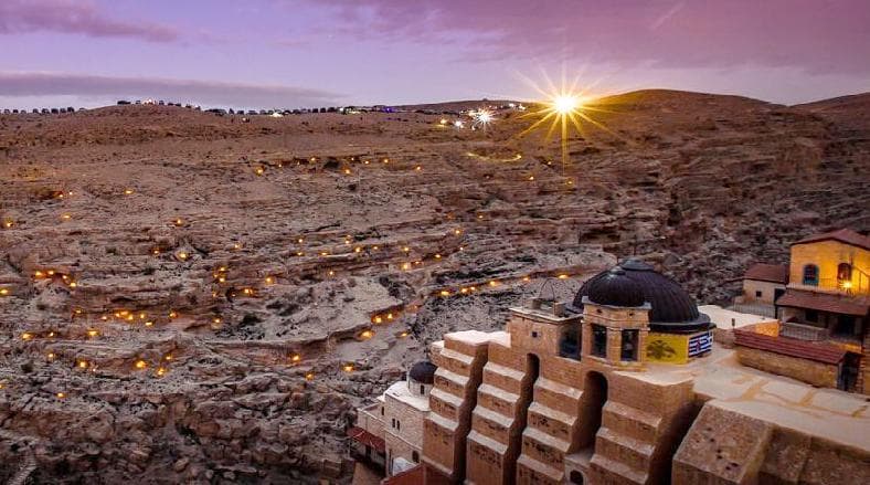 קל הליכה: אל חג האור מרסבא עם רכב-שטח