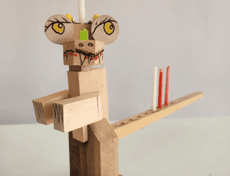 סדנת בניית חנוכיות מעץ לחנוכה