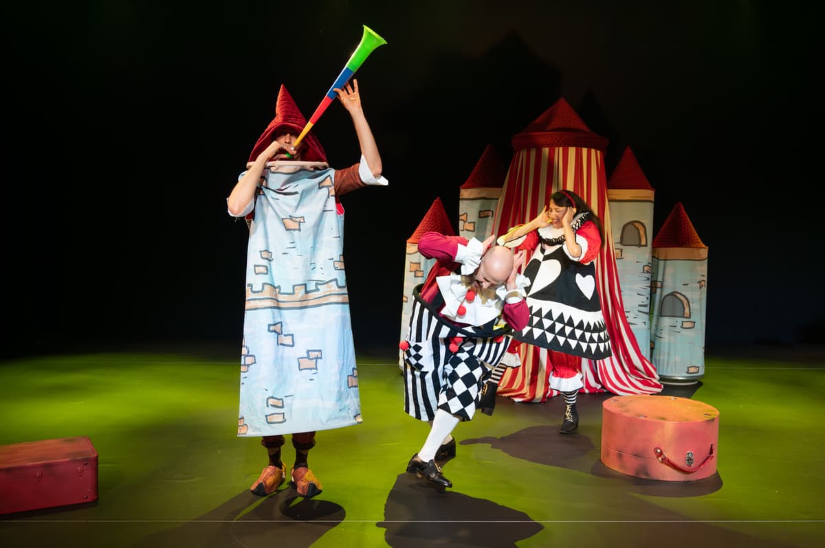 מה קרה בארץ מי?