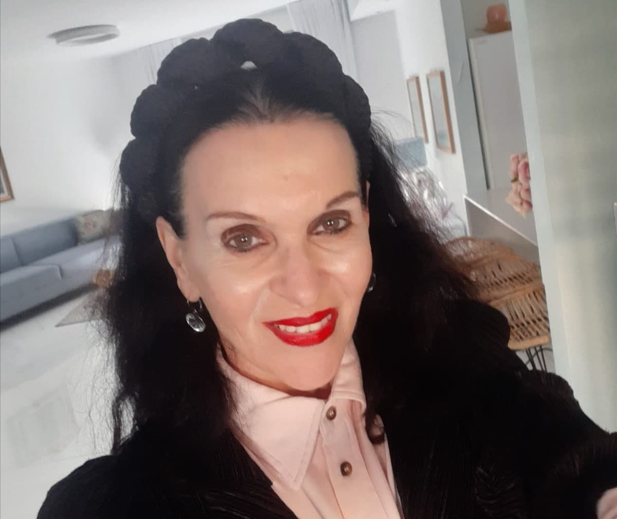 סדרת הרצאות שרה אוסטרוב: "ספרים, שירים וסרטים פוגשים חיים"