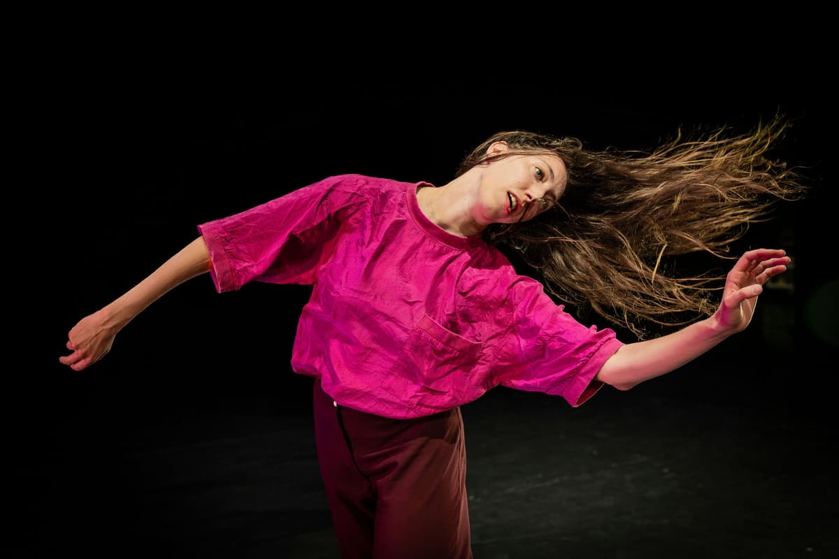 יוסי ברג ועודד גרף |  תנועות ריקוד של אמצע מלחמה