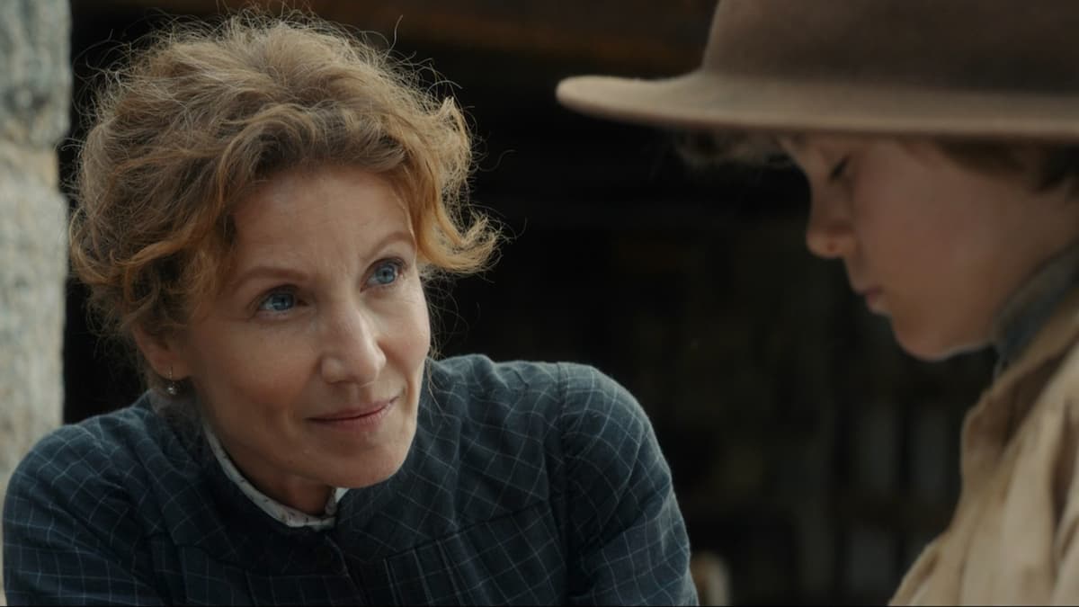 מיס ויולט | Miss Violet