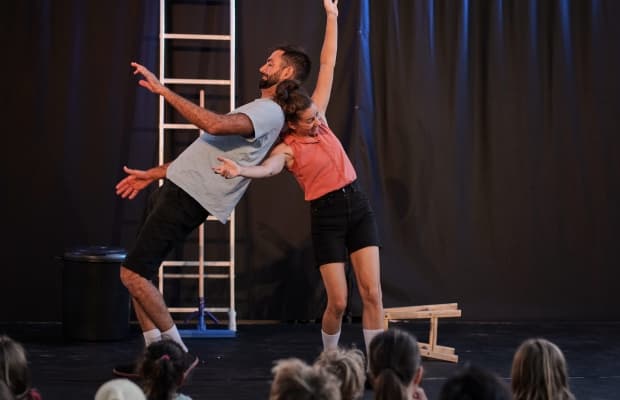 על מה ולמה | הצגה חדשה