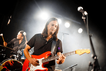 אומהגומה במחווה אדירה לפינק פלויד