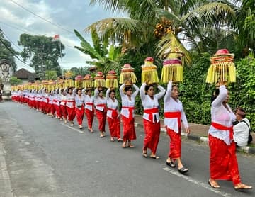אינדונזיה – "אלים שדים ומה שביניהם"