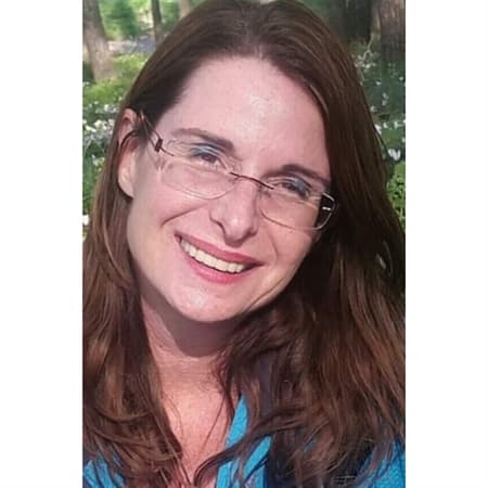 "פרידה קאלו:מציירת מקסיקנית לאייקון של אופנה" בנושא יום האישה