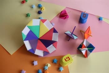סדנת אוריגמי באווירת חנוכה -כיתות א`-ג`