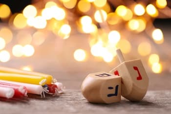 מדליקים את היום - יום סדנאות לחנוכה