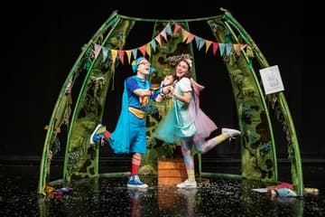 לא קל להיות גיבור על- תיאטרון המדיטק