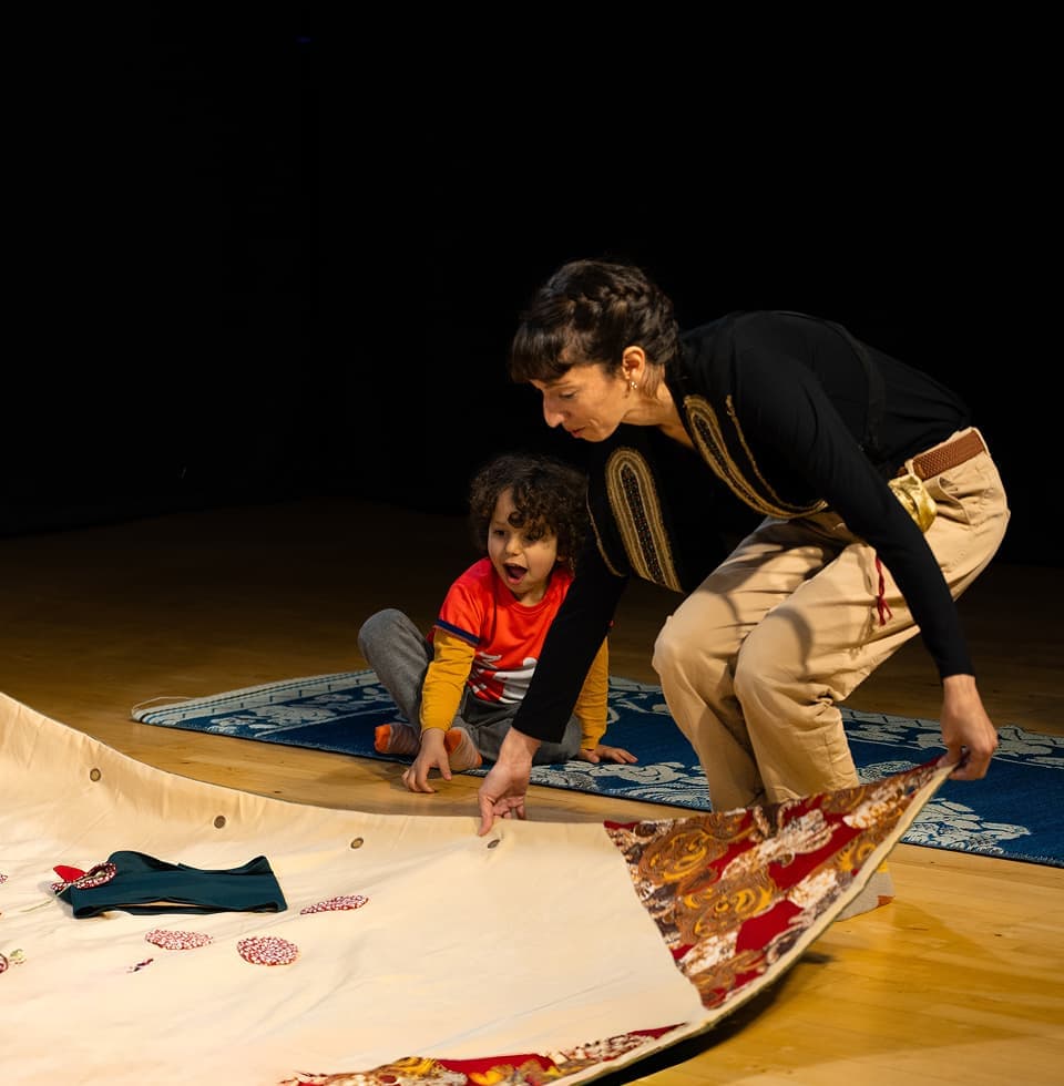 אגדת בד | תיאטרון סיפור כיס