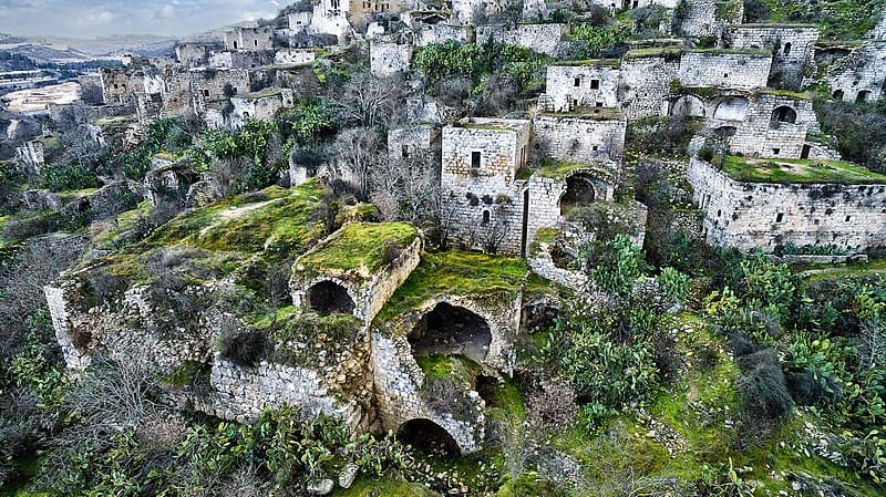 מסע מרתק בשולי ירושלים: טיול בכפר ליפתא ועינות תלם