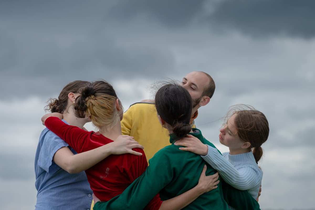 מחול בגובה העיניים - 'ולכאורה עסקנו בשלנו' מאת דפי אלטבב