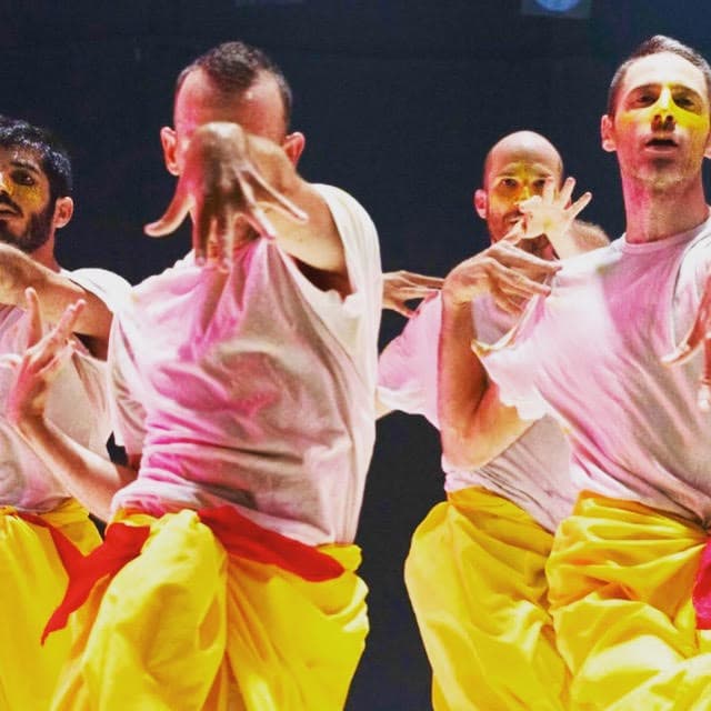 מחול בגובה העיניים-'פולחן האביב' מאת יוסי ברג ועודד גרף