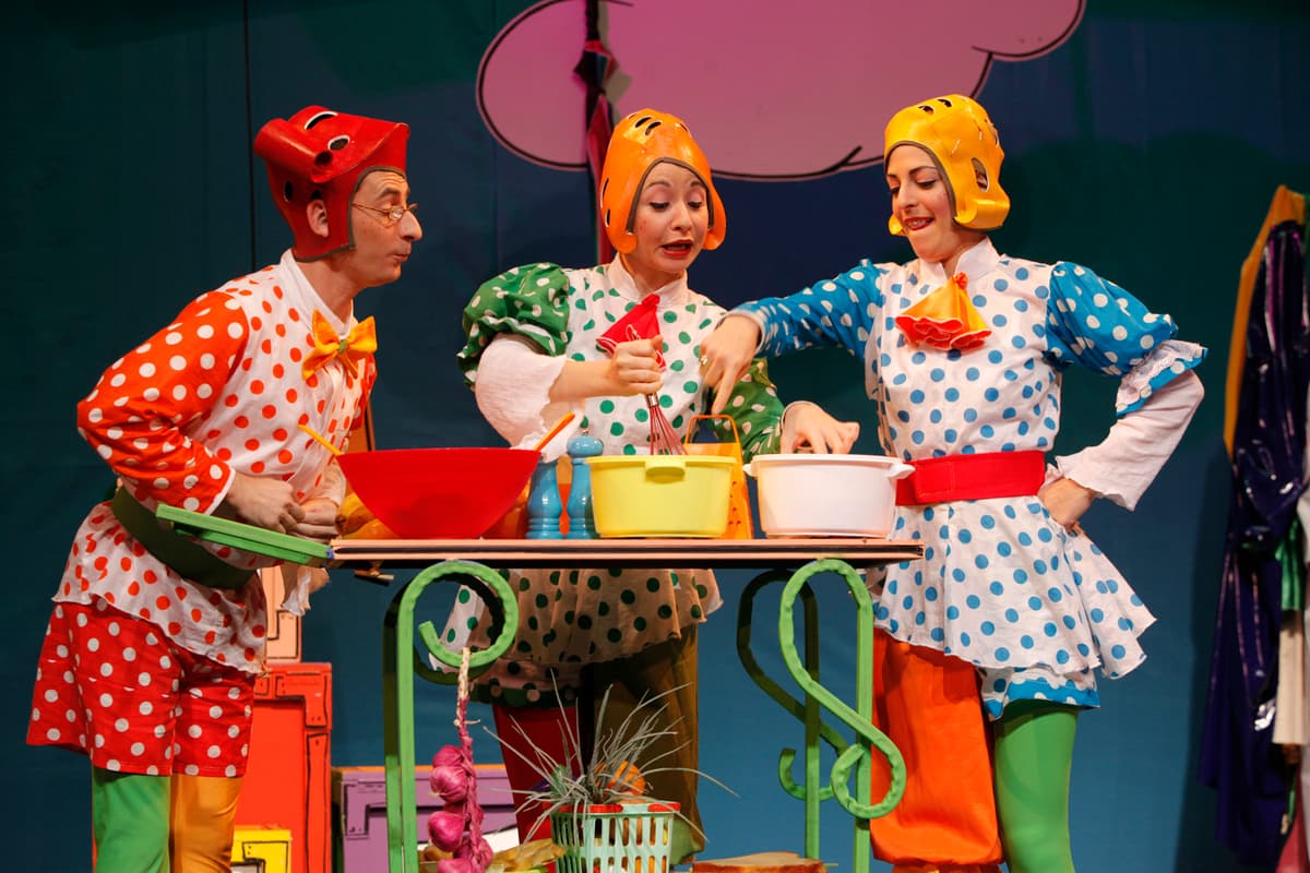 מחסן השטוזים