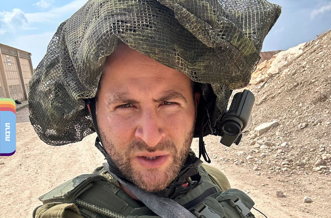 גיא הוכמן- קצין חיוך ראשי