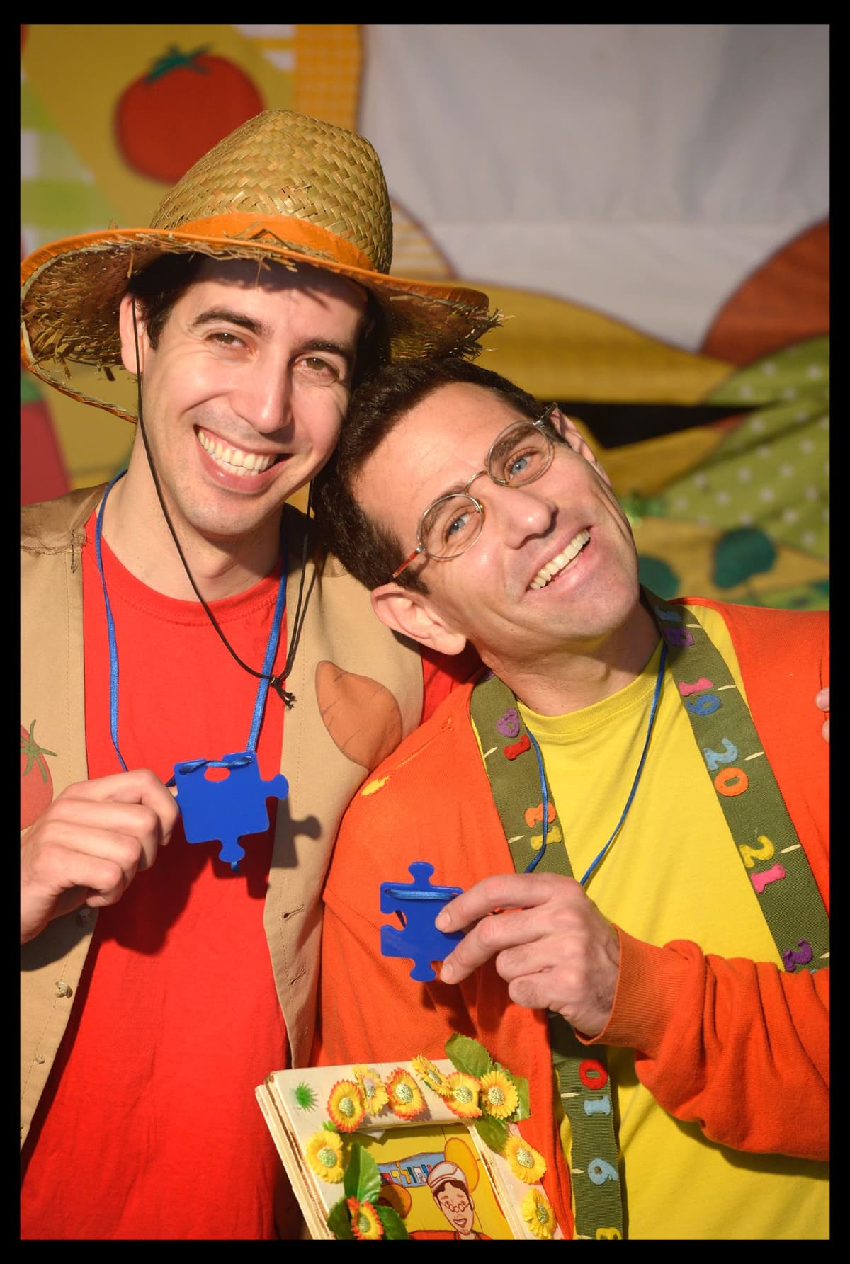 ׳חברים על הגשר׳ מבית תיאטרון