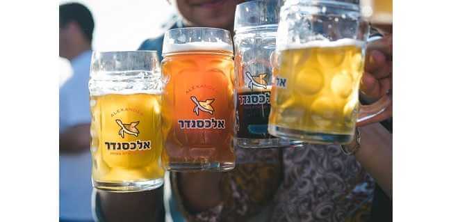 שישי בצהריים בבירה אלכסנדר