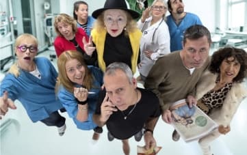 איזה עולם קטן - דרמה קומית קצבית וחריפה