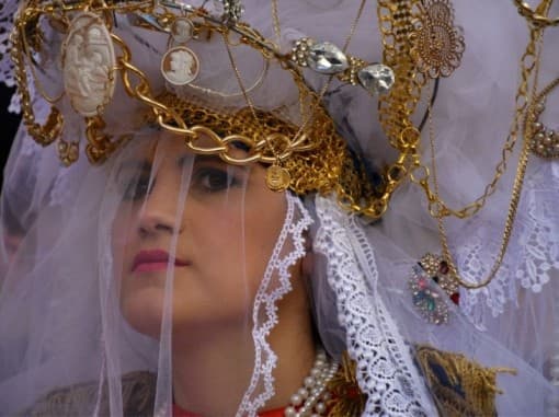 מפגשי תרבותסיציליה: אישה או סוררת