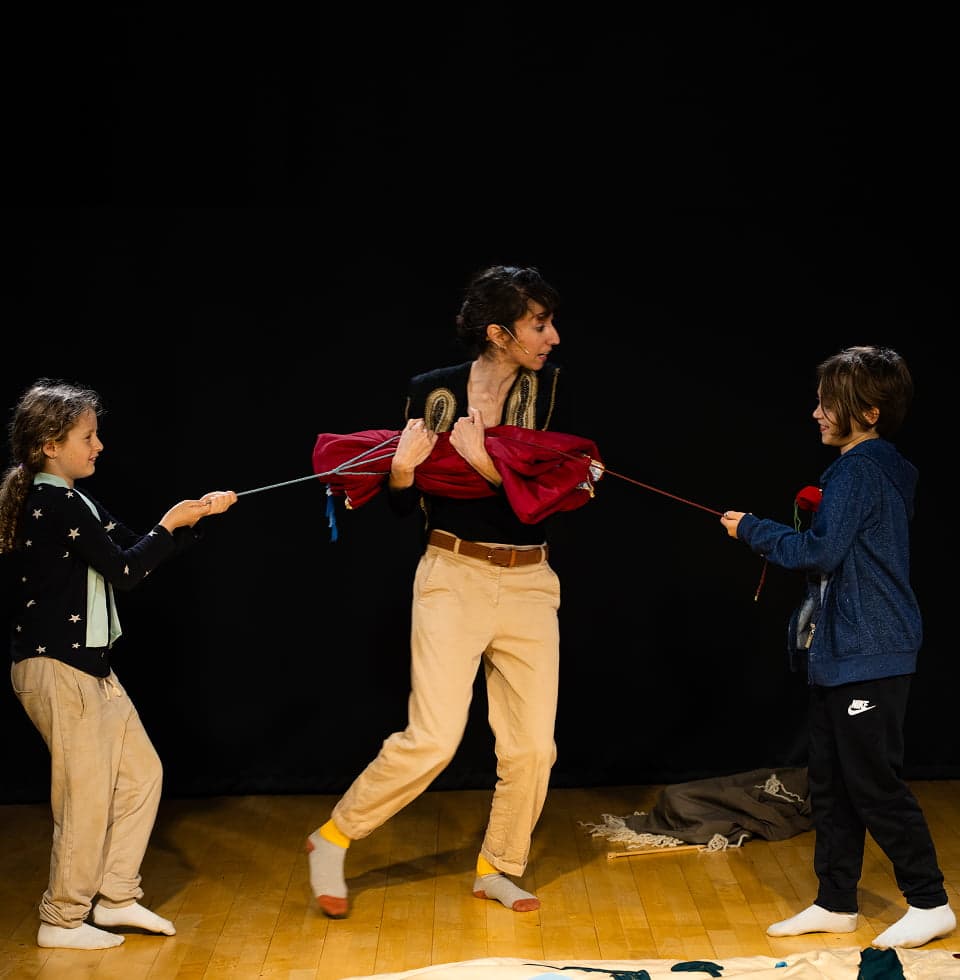 אגדת בד | תיאטרון סיפור כיס